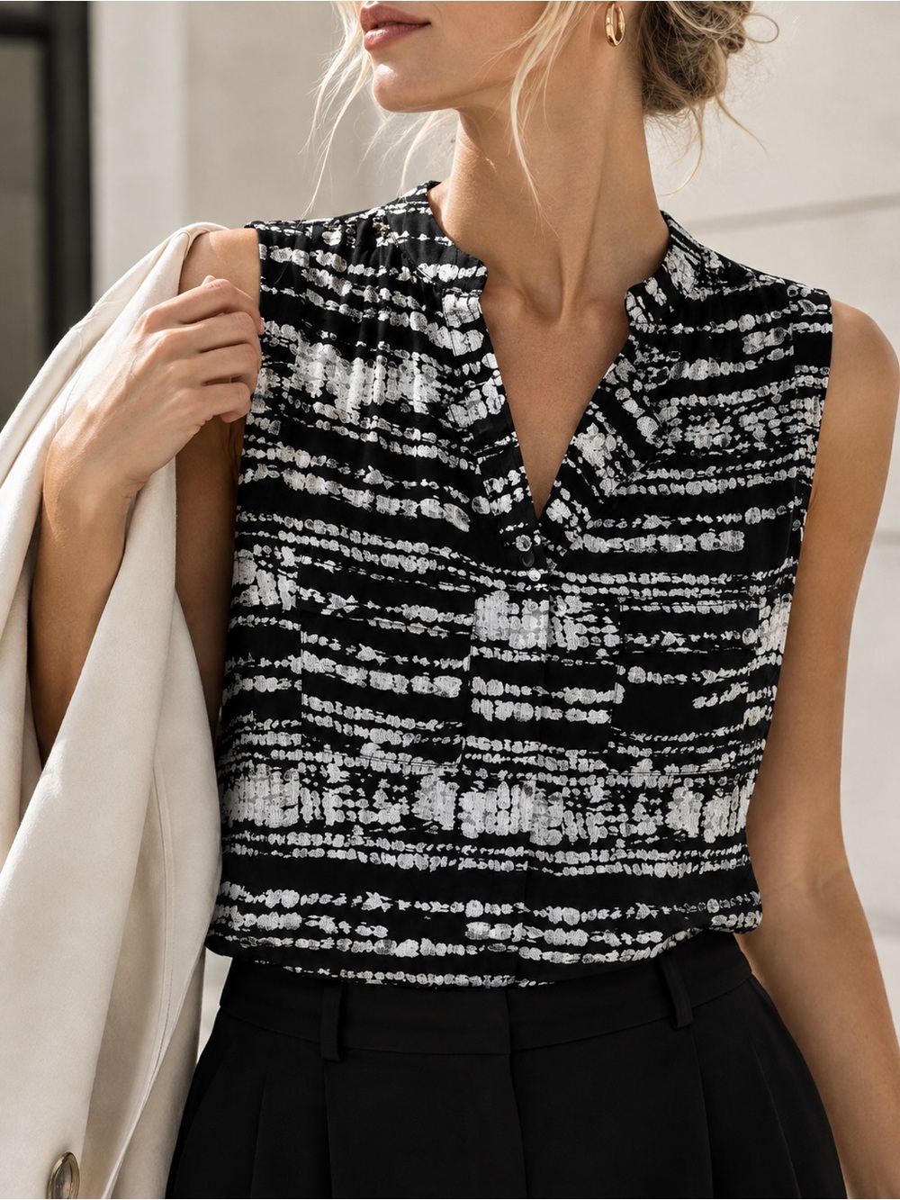 Wassio Blouse Black White Abstract Print Sleeveless Split Neck Pocket Small